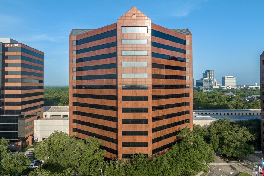 757 N Eldridge Pky, Houston, TX à vendre - Photo de l’immeuble – Image 2 sur 32