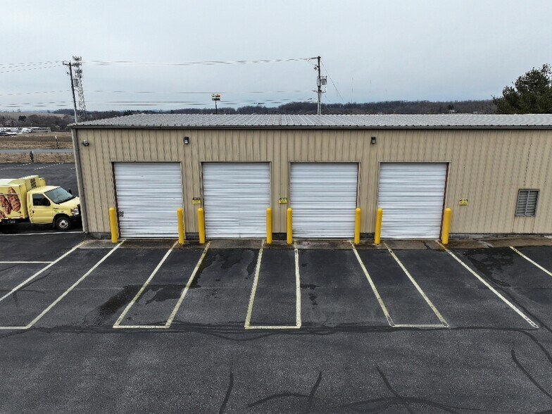 27 Feick Industrial Dr, Hamburg, PA à vendre - Photo de l’immeuble – Image 2 sur 6