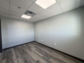 225 S Lodestone Way, Tooele, UT à louer Photo intérieure– Image 2 sur 7