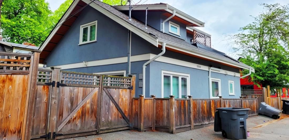 3346 10th Av W, Vancouver, BC à vendre - Photo de l’immeuble – Image 3 sur 25