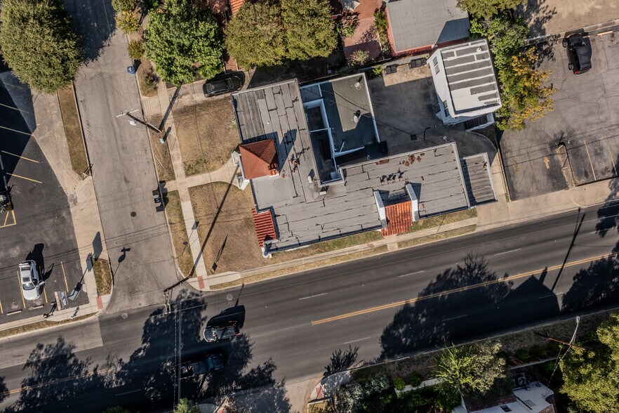 403 W Hollywood Ave, San Antonio, TX à vendre - Photo de l’immeuble – Image 3 sur 42
