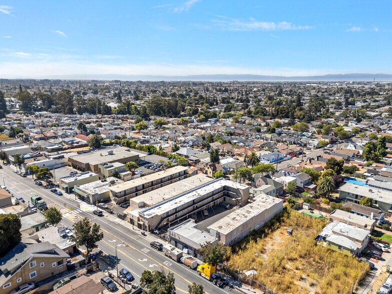 7975-8005 MacArthur Blvd, Oakland, CA à vendre - Photo de l’immeuble – Image 3 sur 3