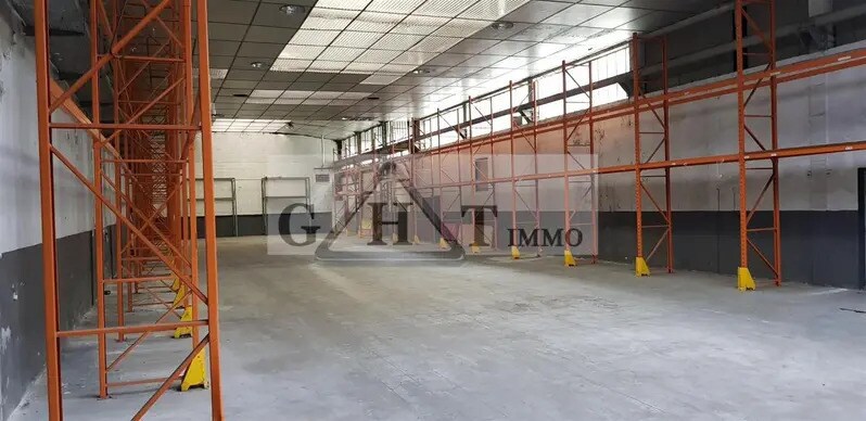 Industriel/Logistique dans Pommeuse à vendre - Photo intérieure – Image 2 sur 10