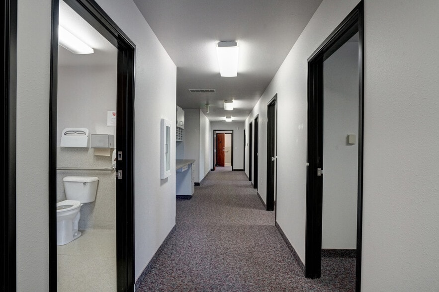 2815 Willetta St SW, Albany, OR à louer - Photo intérieure – Image 2 sur 15