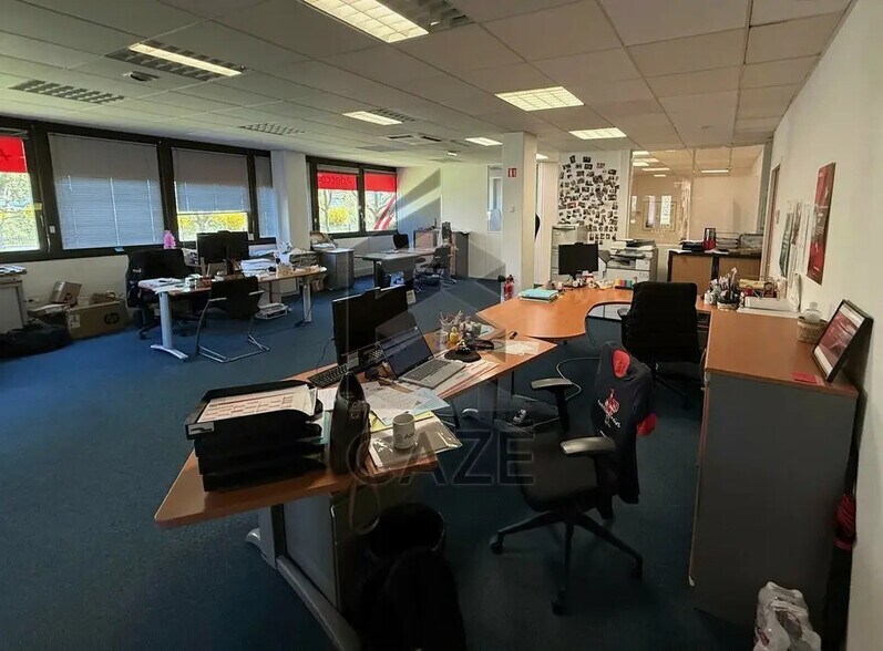Bureau dans Bruges à louer - Photo de l’immeuble – Image 3 sur 5