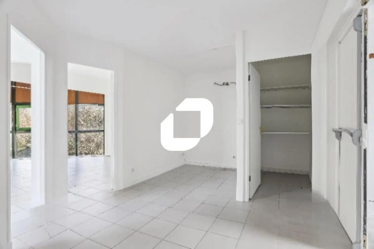 Bureau dans Lognes à louer Photo intérieure– Image 1 sur 9