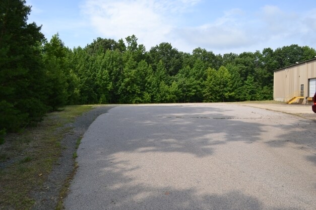 840 Tightsqueeze Industrial Rd, Chatham, VA à louer - Photo de l’immeuble – Image 3 sur 7
