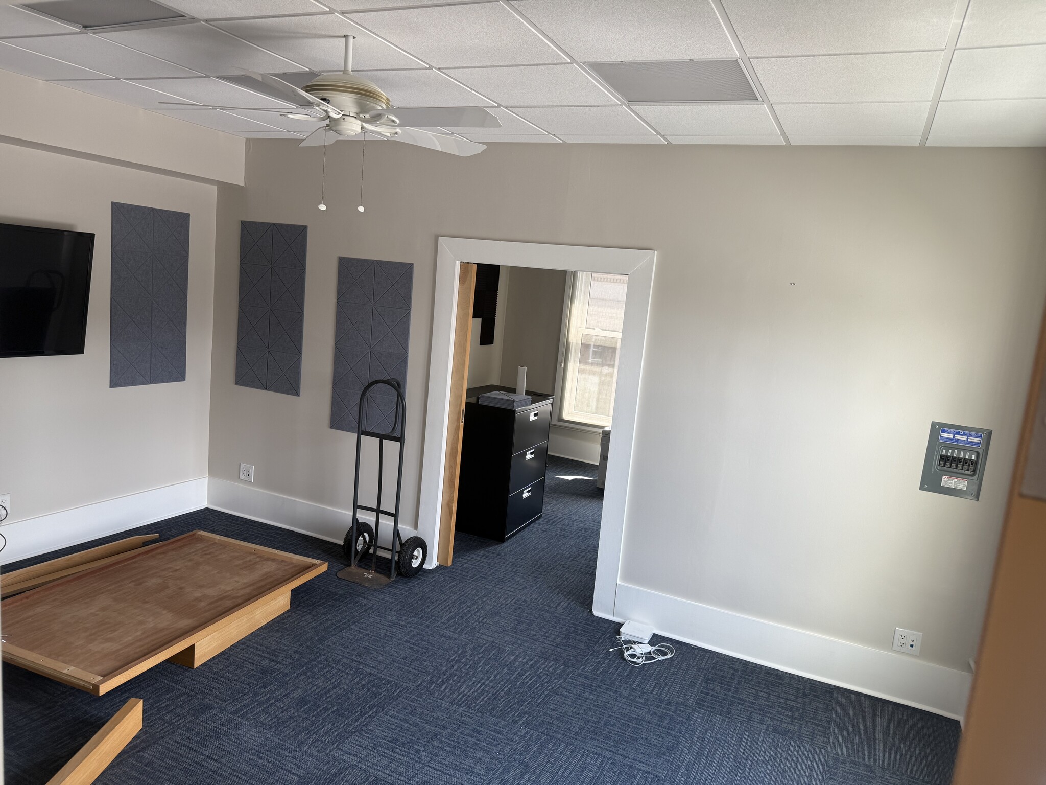 104 W 4th St, Royal Oak, MI à louer Photo intérieure– Image 1 sur 4