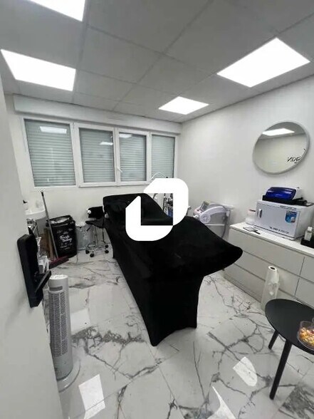 Bureau dans Conflans-Sainte-Honorine à louer - Photo de l’immeuble – Image 2 sur 4