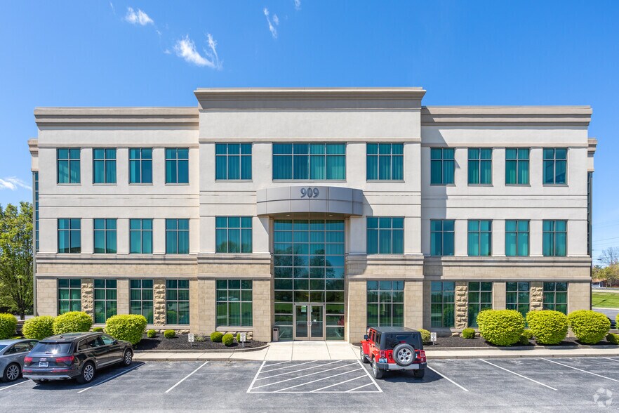 809 Wrightsummit Pkwy, Ft Wright, KY à louer - Photo de l’immeuble – Image 2 sur 4
