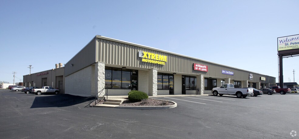 4300-4372 N Service Rd, Saint Peters, MO à louer - Photo de l’immeuble – Image 3 sur 12