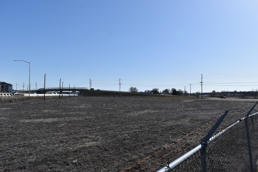 908 W Karcher Rd, Nampa, ID à louer - Photo de l’immeuble – Image 3 sur 5