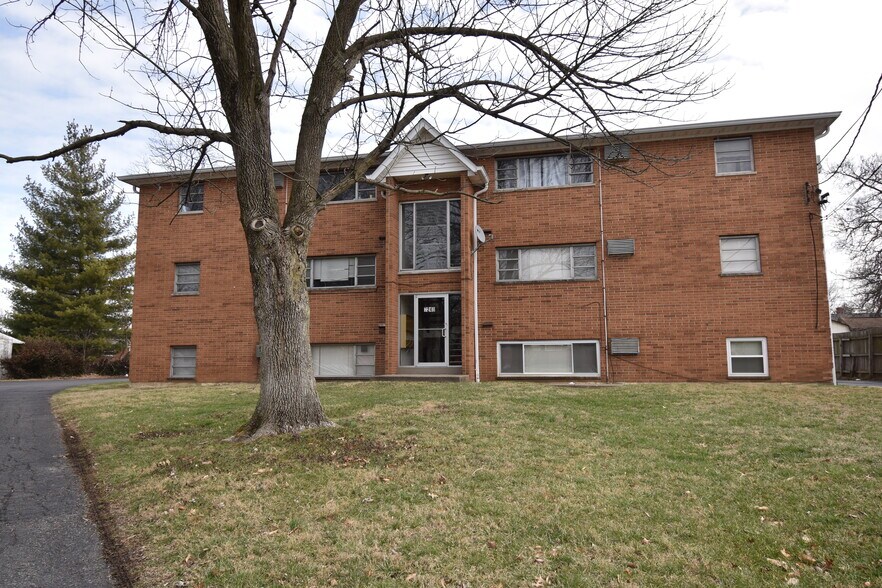 7240 Longwood Ct, Cincinnati, OH à vendre - Photo principale – Image 1 sur 25