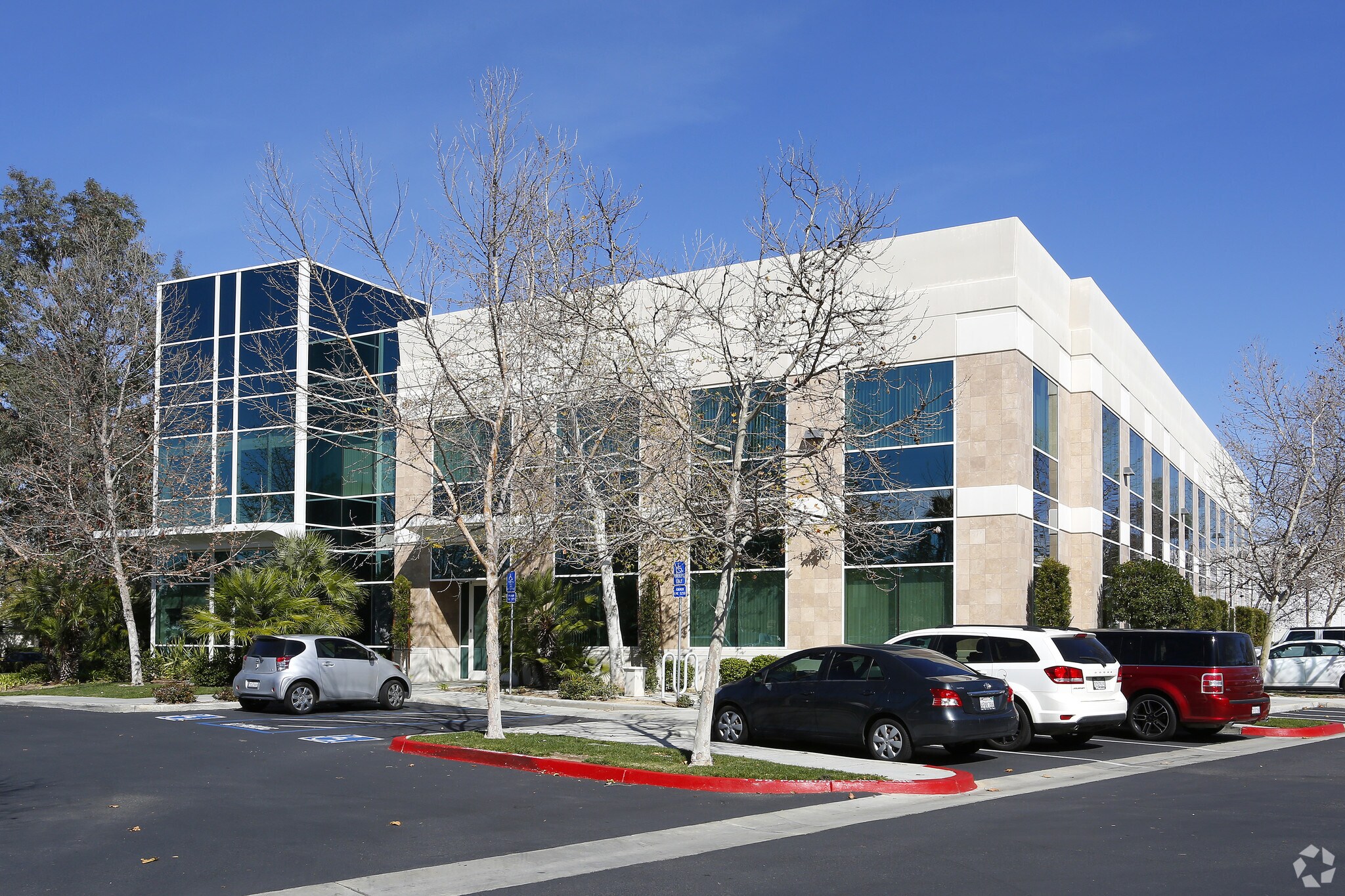 40810 County Center Dr, Temecula, CA à louer Photo de l’immeuble– Image 1 sur 7