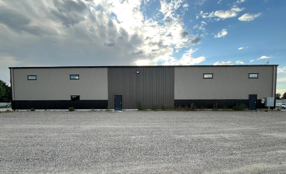 4025 E 461 N, Rigby, ID à louer - Photo de l’immeuble – Image 3 sur 7