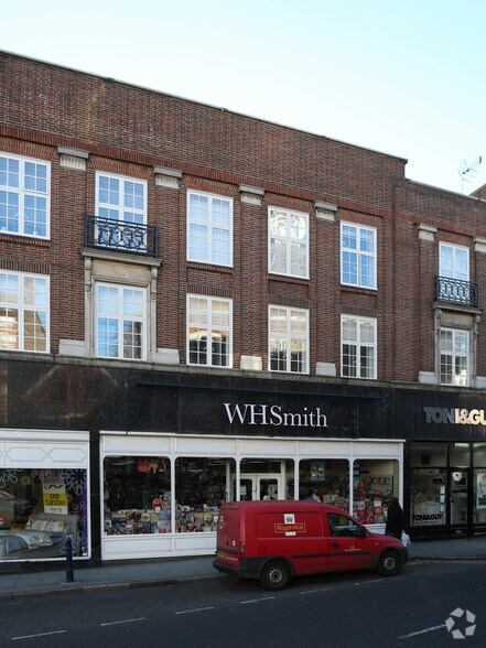 7-11 High St, Reigate à louer - Photo de l’immeuble – Image 3 sur 5