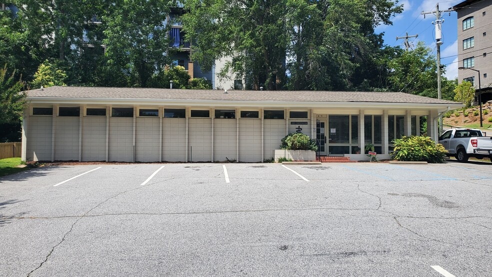 249 E Broad St, Greenville, SC à vendre - Photo de l’immeuble – Image 3 sur 4