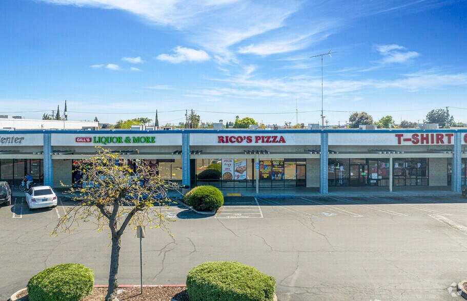 1420 E Hatch Rd, Modesto, CA à louer - Photo principale – Image 1 sur 7