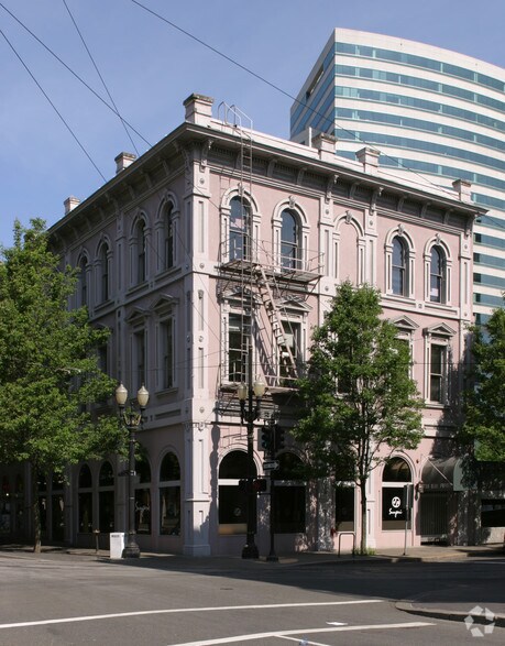 101 SW Yamhill Street, Portland, OR à louer - Photo de l’immeuble – Image 2 sur 12