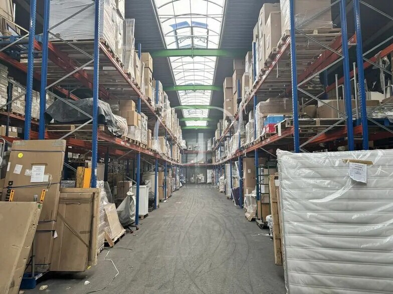 Industriel/Logistique dans Genas à louer - Photo de l’immeuble – Image 3 sur 8