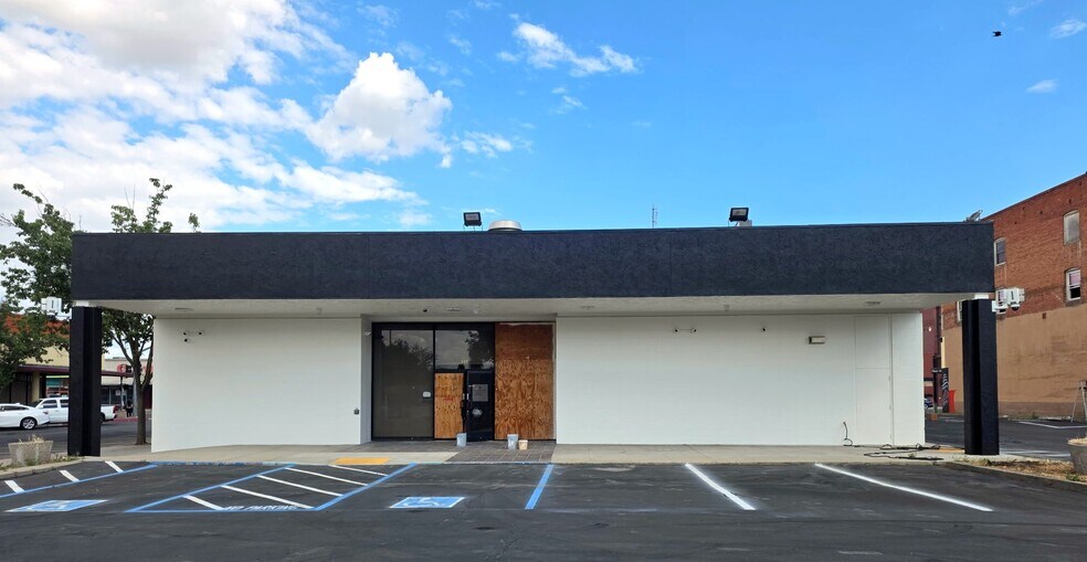 231-233 E Yosemite Ave, Madera, CA à vendre - Photo de l’immeuble – Image 3 sur 8