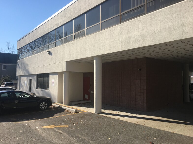 810 Main St, Hackensack, NJ à louer - Photo de l’immeuble – Image 3 sur 10