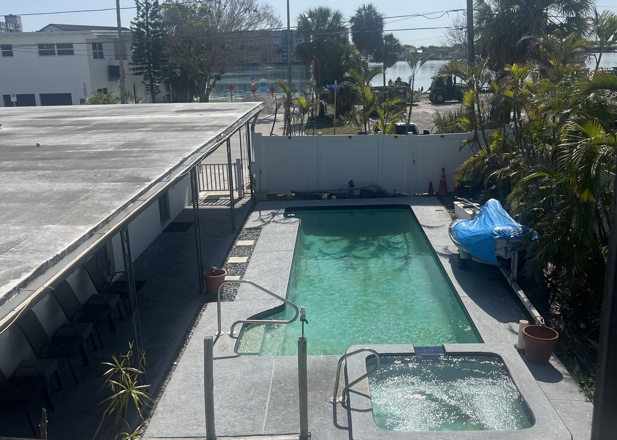 580 Bay Esplanade, Clearwater, FL à vendre Photo principale– Image 1 sur 2