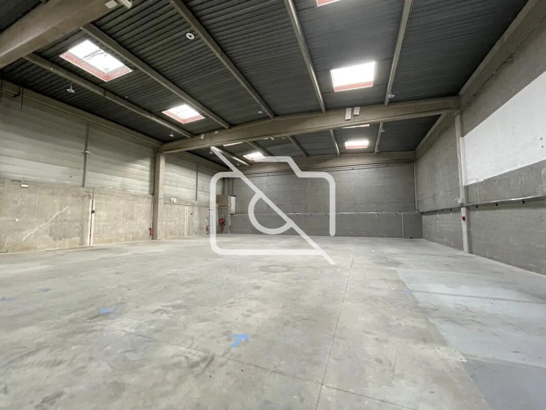 Industriel/Logistique dans L'HAY-LES-ROSES à louer Photo de l’immeuble– Image 1 sur 8