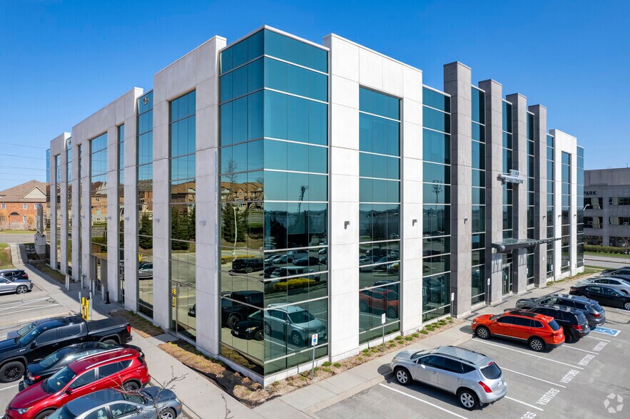 8800 Dufferin St, Vaughan, ON à louer - Photo de l’immeuble – Image 2 sur 7
