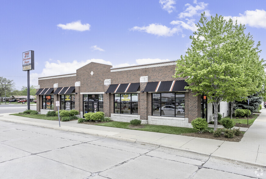 24408-24420 Van Dyke Ave, Center Line, MI à louer - Photo de l’immeuble – Image 1 sur 12