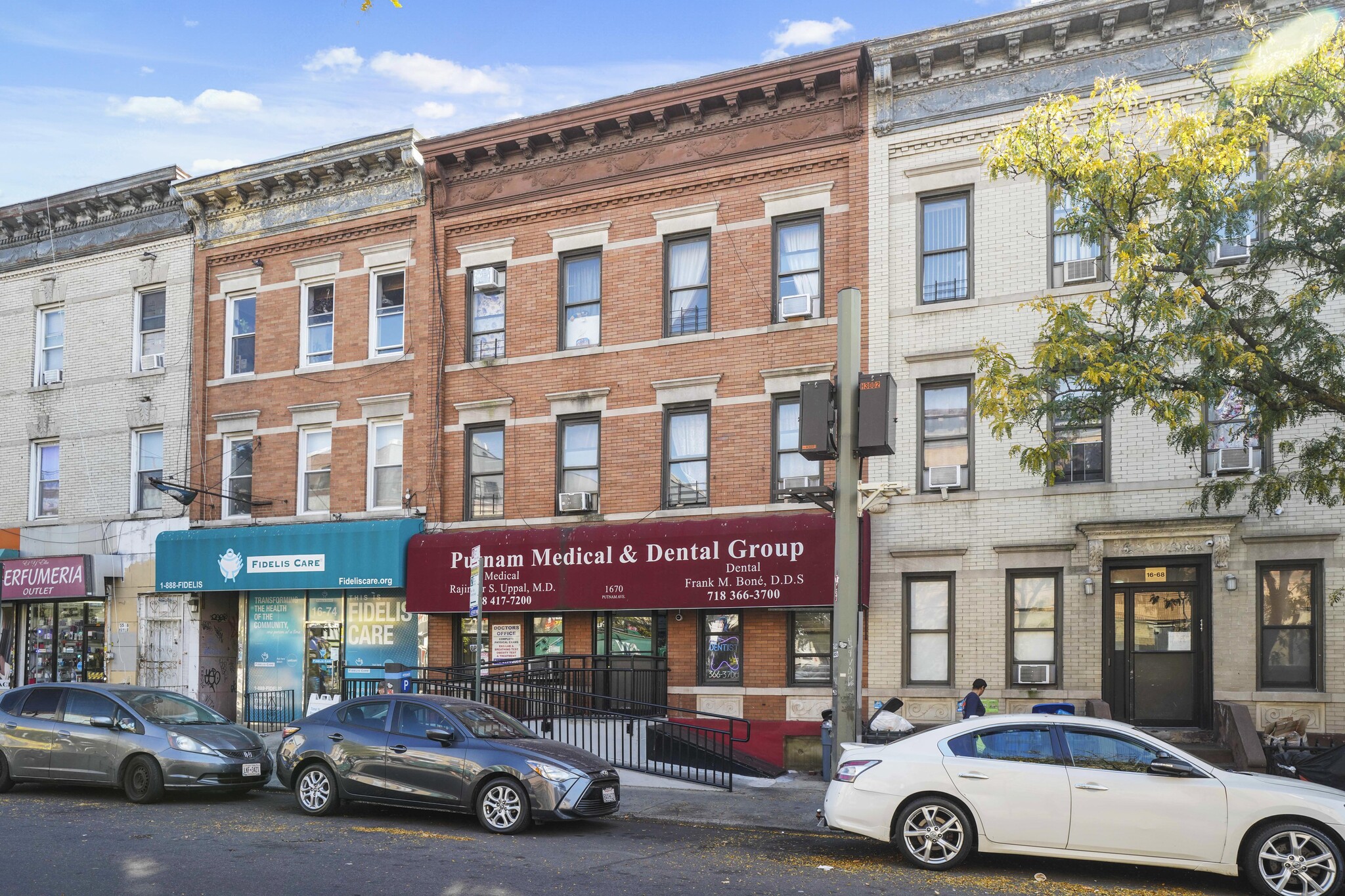 1670 Putnam Ave, Ridgewood, NY à louer Photo principale– Image 1 sur 25