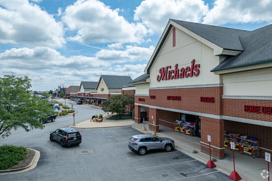 2764 Aurora Ave, Naperville, IL à louer - Photo de l’immeuble – Image 1 sur 21