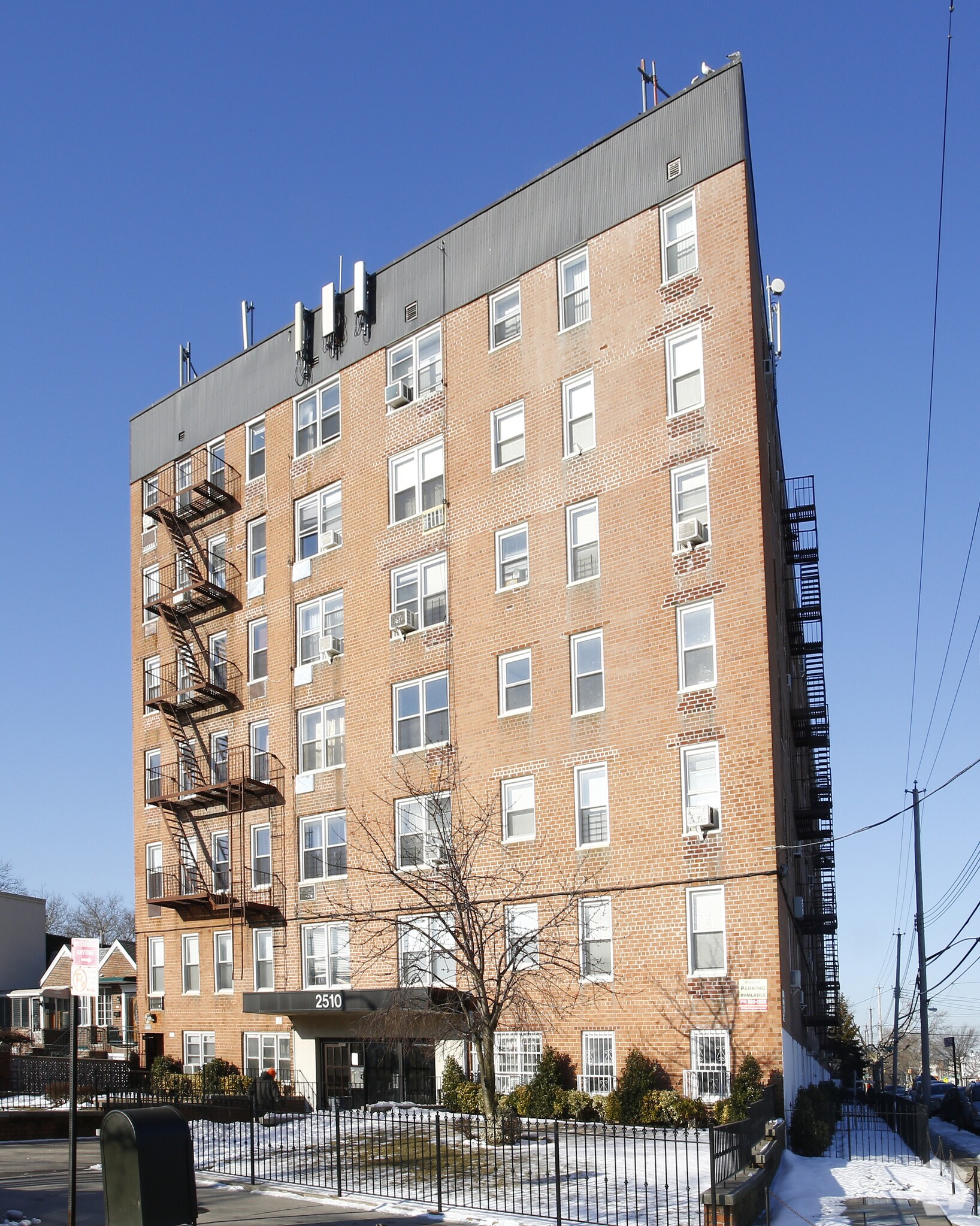 2510 Ocean Pkwy, Brooklyn, NY à louer Photo principale– Image 1 sur 14