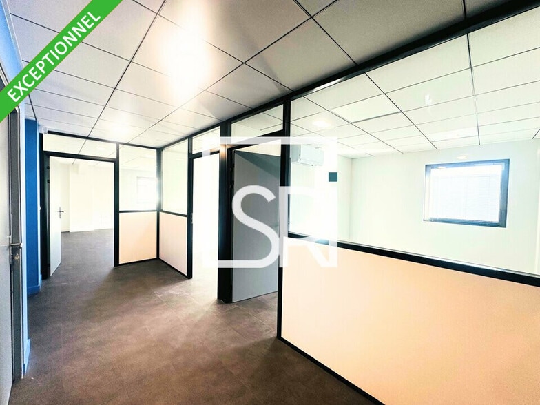 Bureau dans Pont-du-Château à vendre - Photo de l’immeuble – Image 2 sur 32