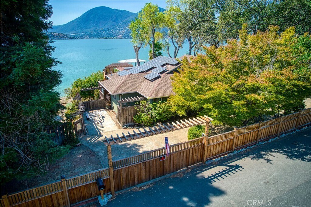 10195 E Highway 20, Clearlake Oaks, CA à vendre Photo principale– Image 1 sur 2