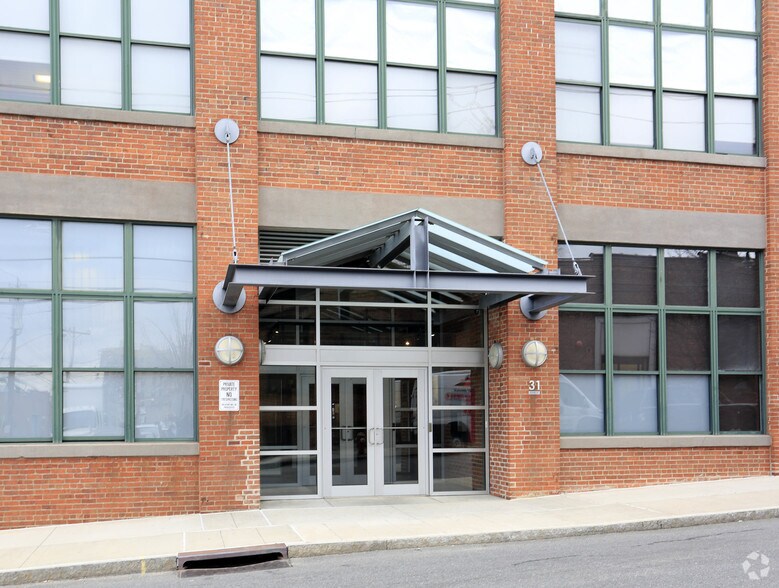 31 South St, Mount Vernon, NY à louer - Photo de l’immeuble – Image 2 sur 62