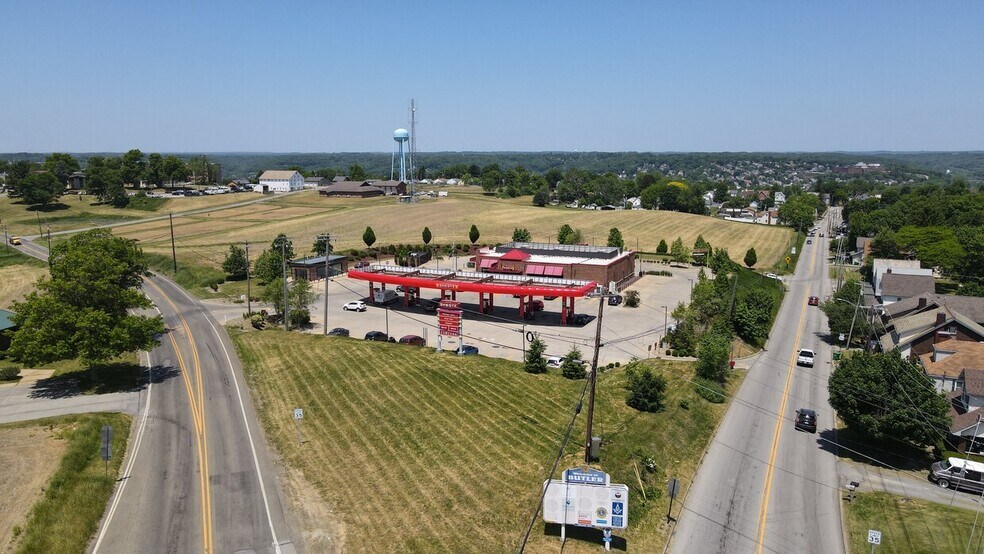 100 Freeport Rd, Butler, PA à louer - Photo principale – Image 1 sur 9