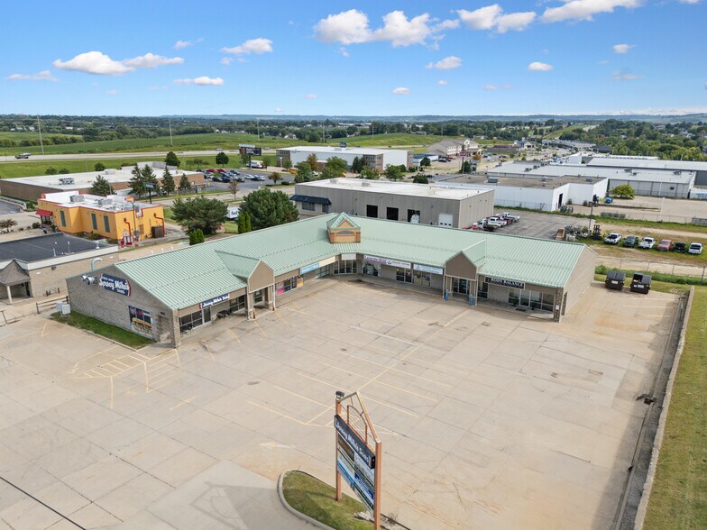 4855 Asbury Rd, Dubuque, IA à louer - Photo de l’immeuble – Image 1 sur 7