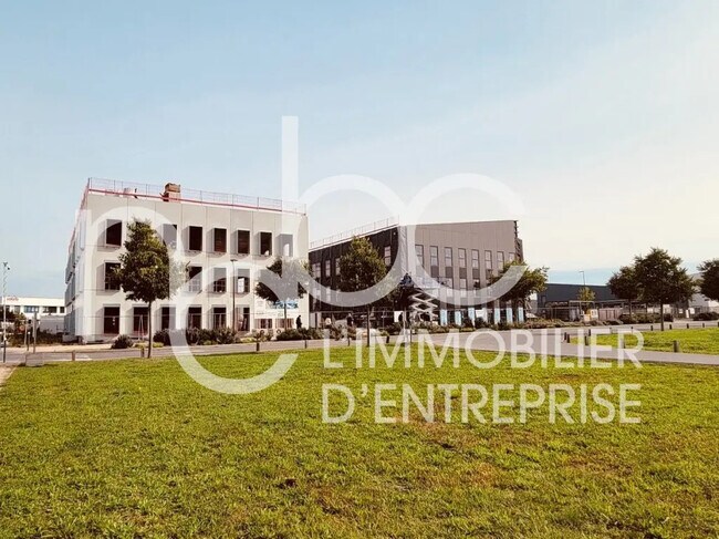 Plus de détails pour Local d’activités à vendre