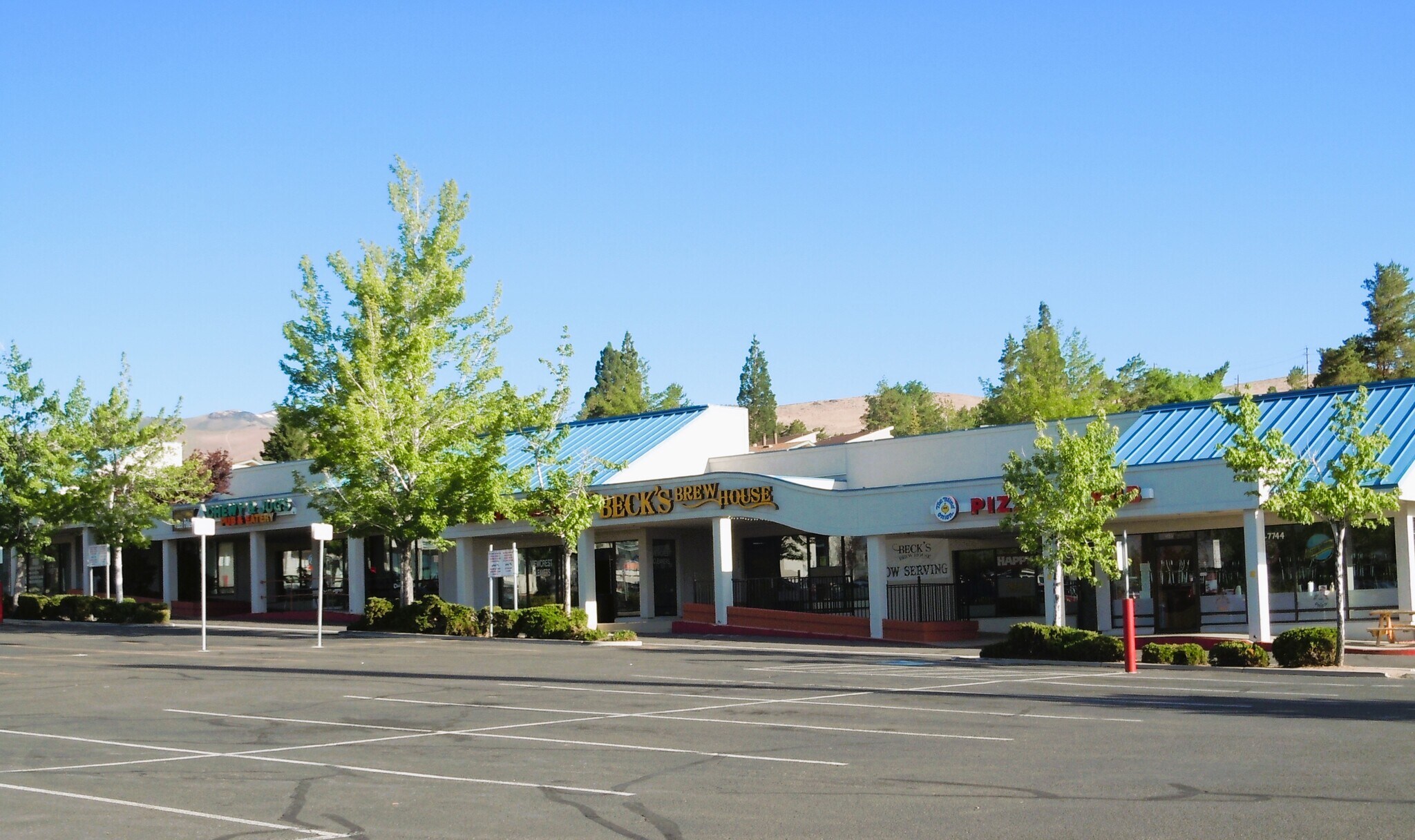 3605-3697 Kings Row, Reno, NV à louer Photo de l’immeuble– Image 1 sur 6