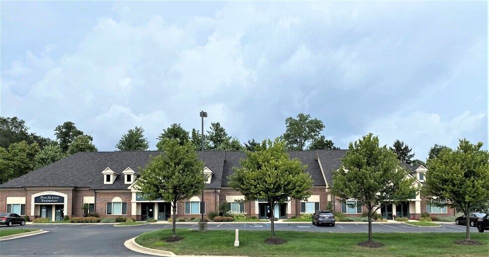 90 Executive Dr, Carmel, IN à louer - Photo de l’immeuble – Image 3 sur 11
