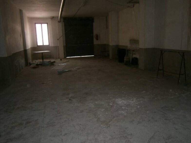 Local commercial dans MONÒVER à louer - Photo intérieure – Image 3 sur 3