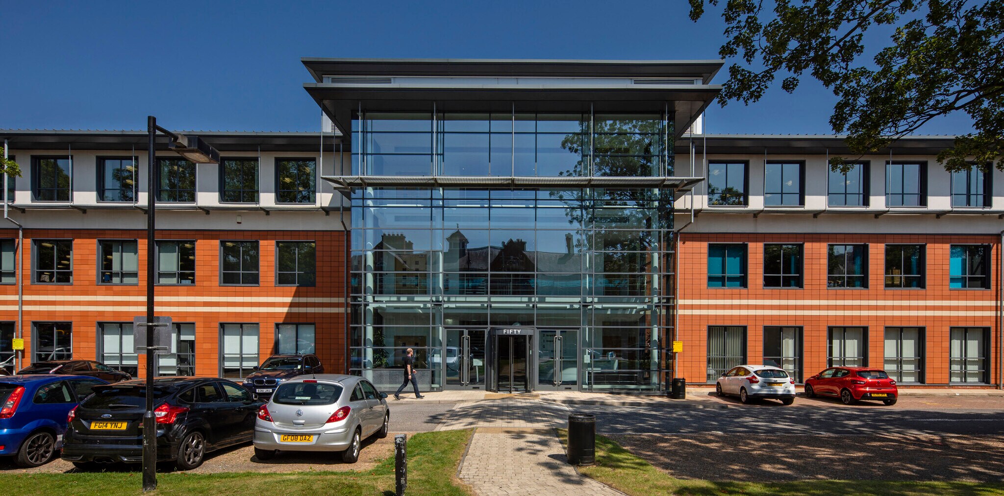 50 Pembroke Ct, Chatham à louer Photo de l’immeuble– Image 1 sur 6