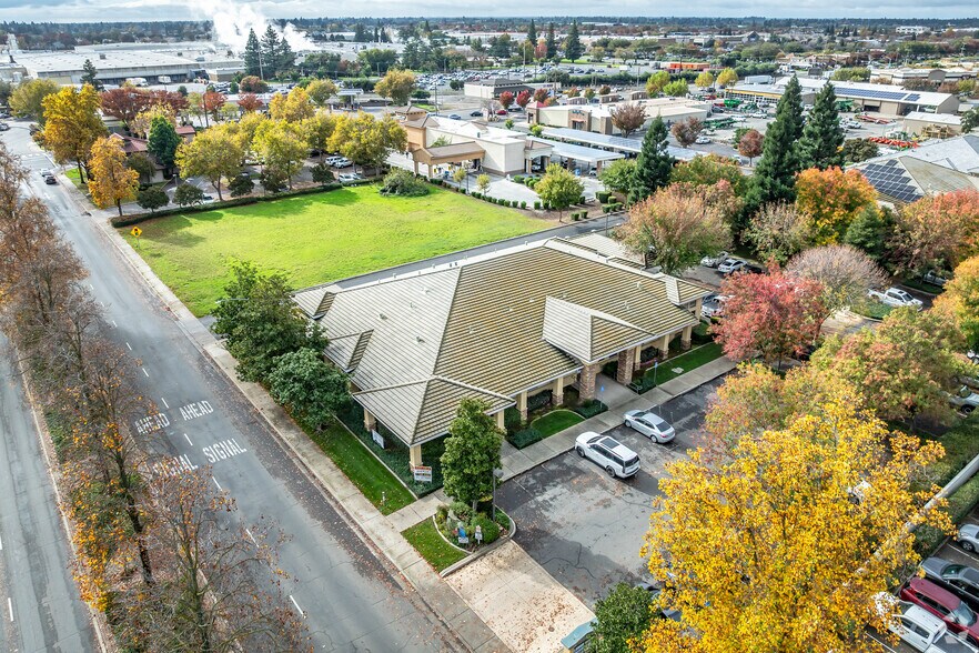 1110 Civic Center Blvd, Yuba City, CA à louer - Aérien – Image 3 sur 3