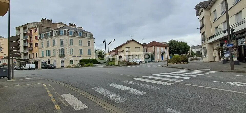 Local commercial dans Pau à louer Photo de l’immeuble– Image 1 sur 2
