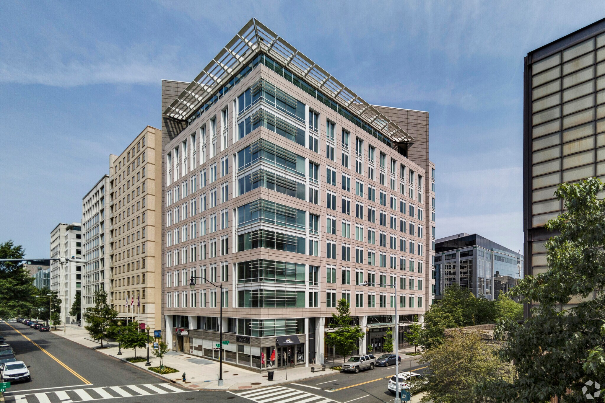 425 3rd St SW, Washington, DC à louer Photo de l’immeuble– Image 1 sur 6