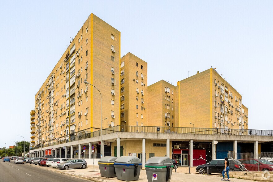 Immeuble residentiel dans Séville, Sevilla à vendre - Photo de l’immeuble – Image 2 sur 2