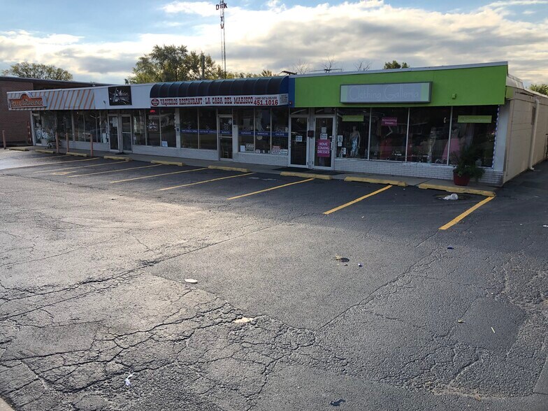 101-111 W Grand Ave, Melrose Park, IL à louer - Photo de l’immeuble – Image 2 sur 5