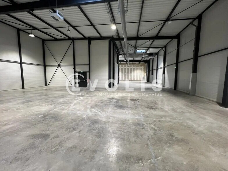 Bureau dans Janneyrias à louer - Photo intérieure – Image 1 sur 1