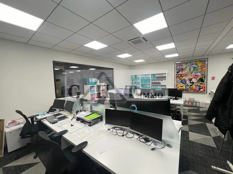 Industriel/Logistique dans Massy à vendre - Photo de l’immeuble – Image 2 sur 12